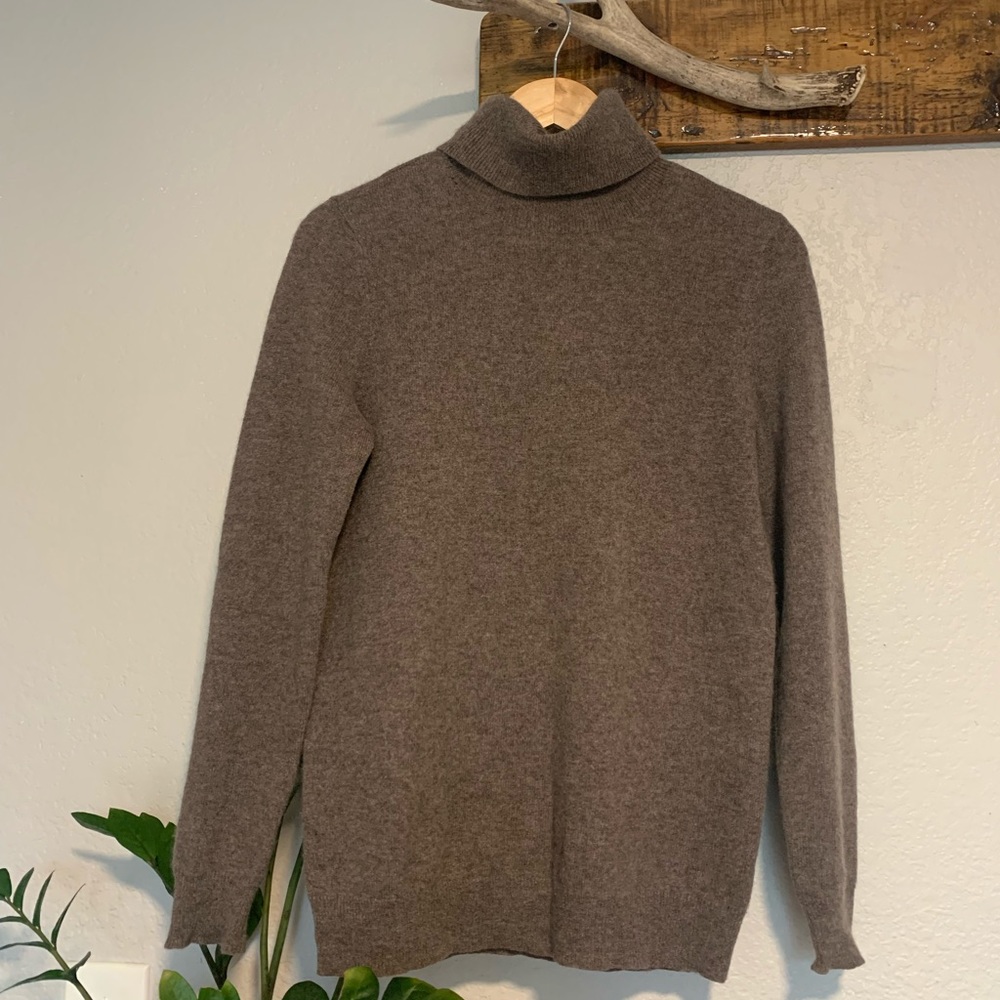 C By Bloomingdales Cashmere Sweater Size Medium